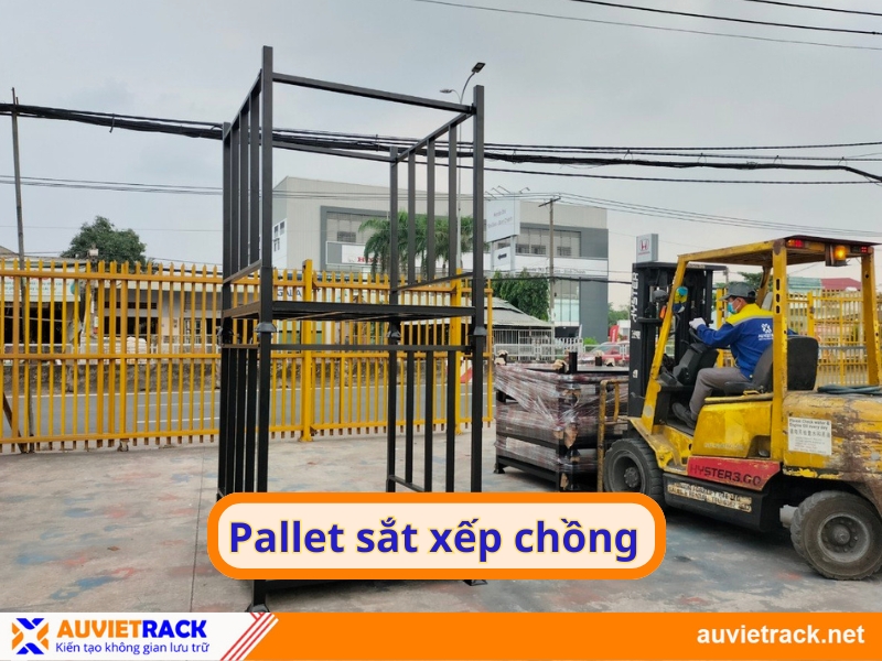 Pallet sắt xếp chồng 